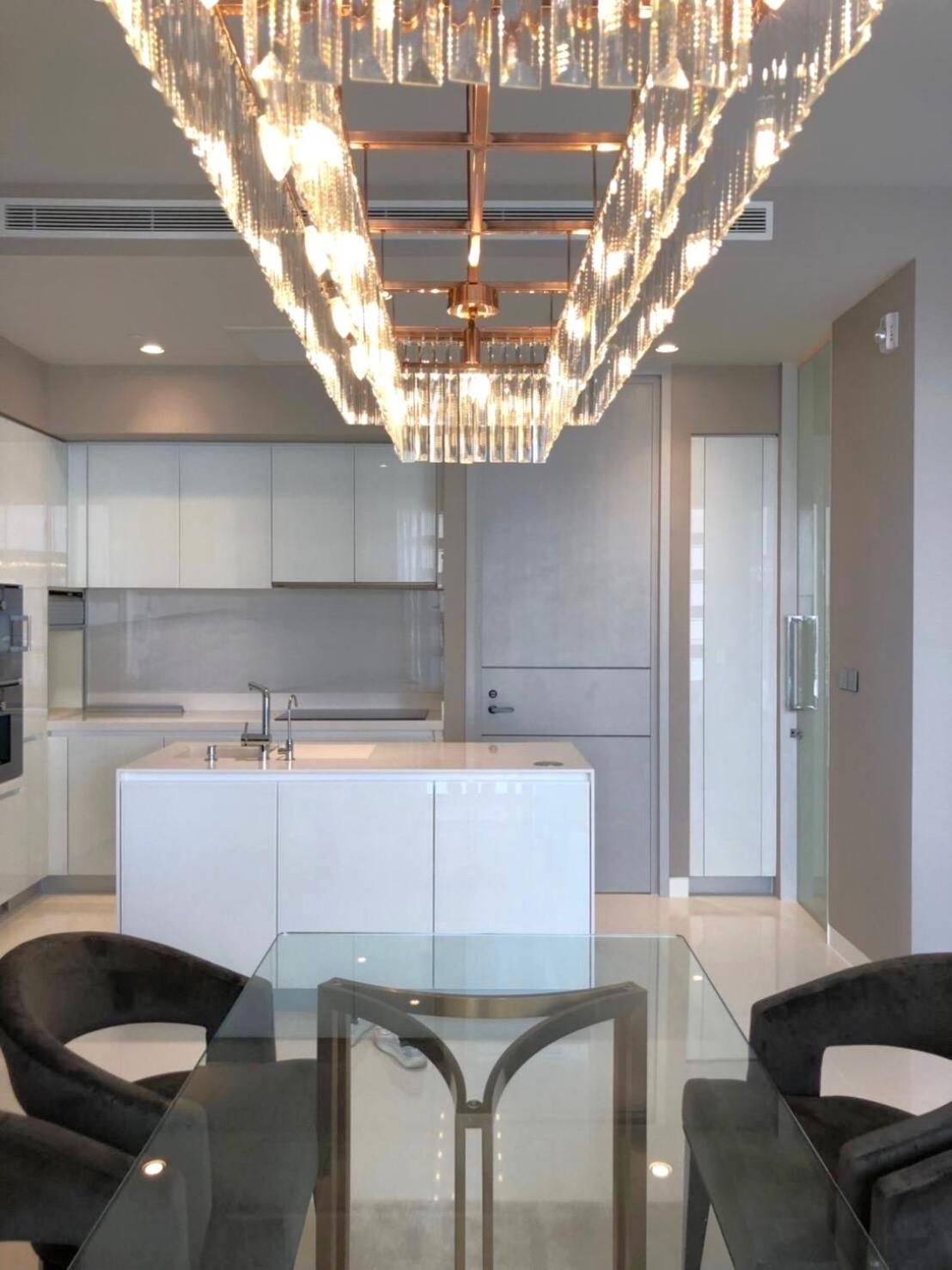 Ultra Luxury Large Central Phrom Phong 2 Beds Sky Pool Appartement *